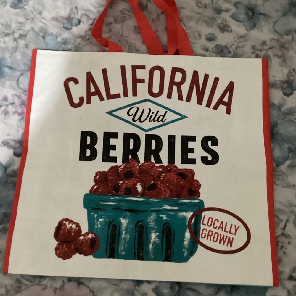 New  Large Teusable Tote. Bag - california wild berries